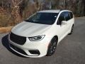 2021 Luxury White Pearl Chrysler Pacifica Touring  photo #2