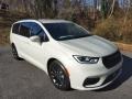 2021 Luxury White Pearl Chrysler Pacifica Touring  photo #4