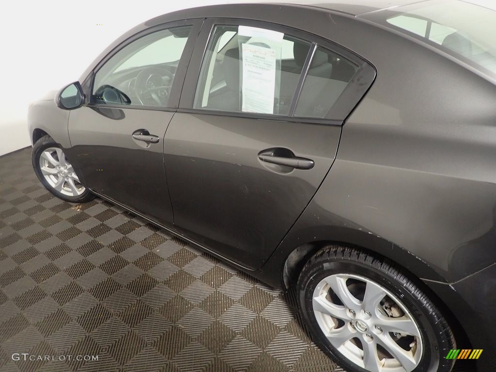 2010 MAZDA3 i Touring 4 Door - Metropolitan Gray Mica / Black photo #14