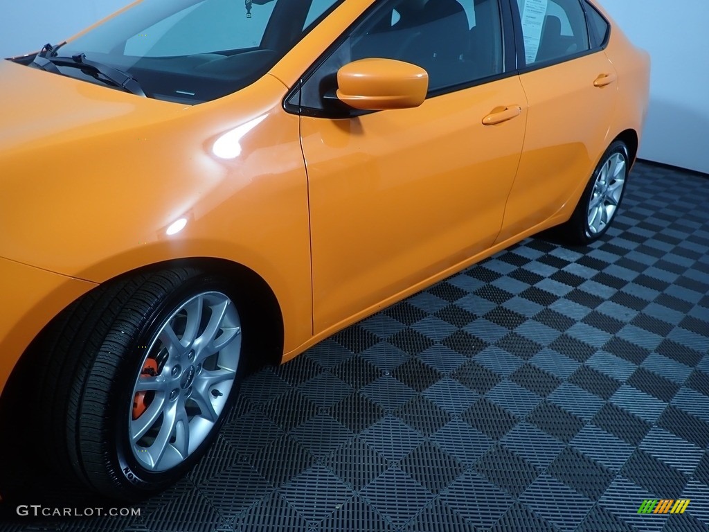 2013 Dart SXT - Header Orange / Black/Light Diesel Gray photo #9