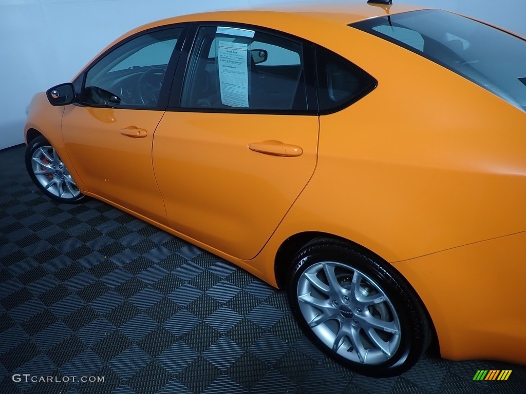 2013 Dart SXT - Header Orange / Black/Light Diesel Gray photo #17