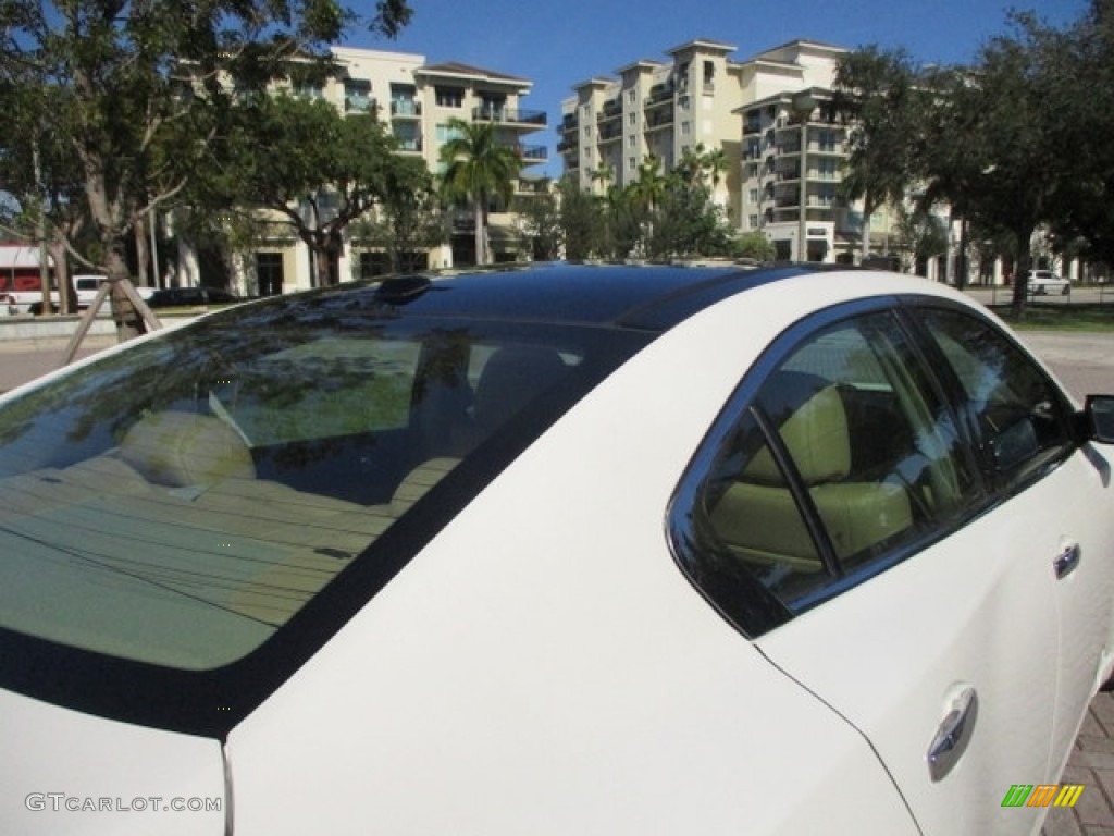2010 Maxima 3.5 S - Winter Frost White / Caffe Latte photo #17