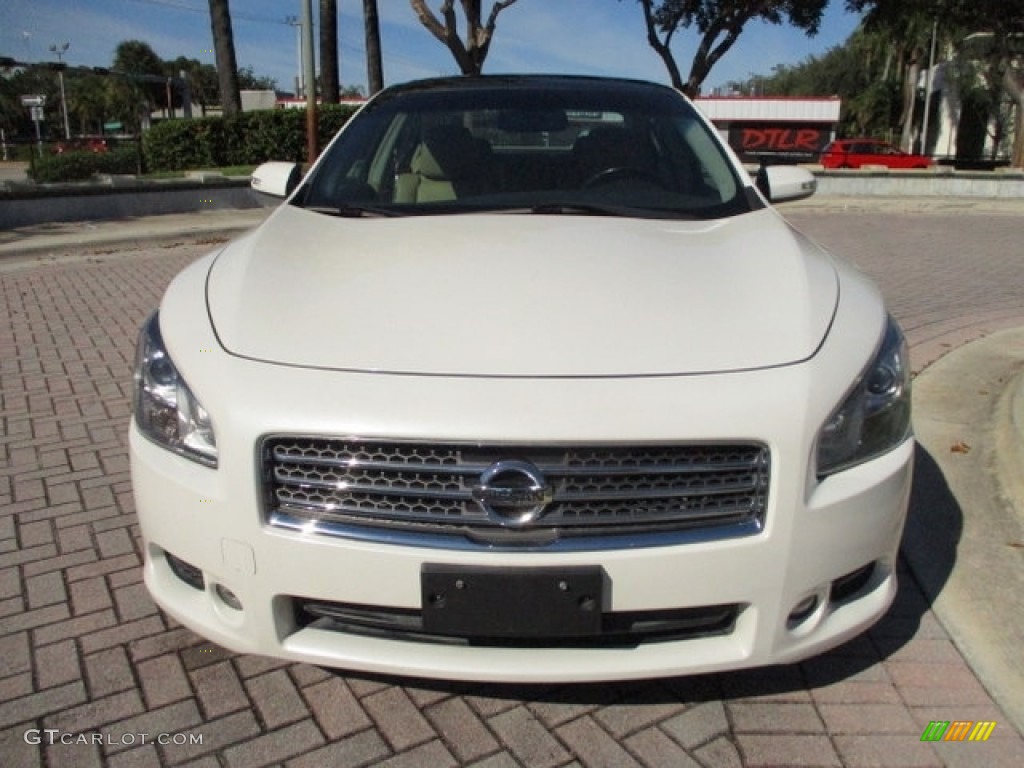 2010 Maxima 3.5 S - Winter Frost White / Caffe Latte photo #44