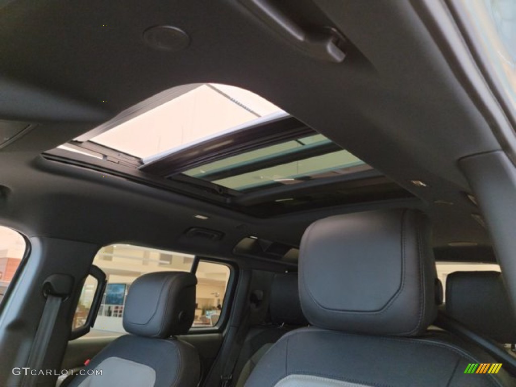 2022 Land Rover Defender 110 X-Dynamic SE Sunroof Photo #143365261
