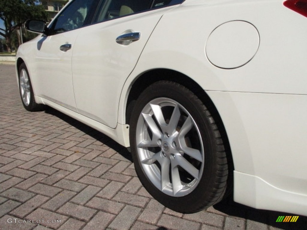 2010 Maxima 3.5 S - Winter Frost White / Caffe Latte photo #53