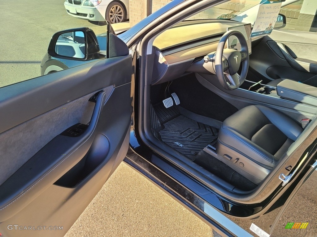 Black Interior 2020 Tesla Model Y Performance Photo #143366170