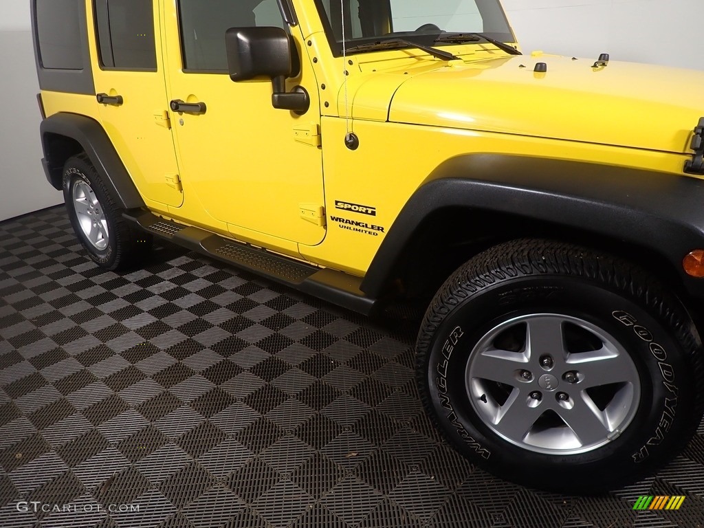 2015 Wrangler Unlimited Sport 4x4 - Baja Yellow / Black photo #5