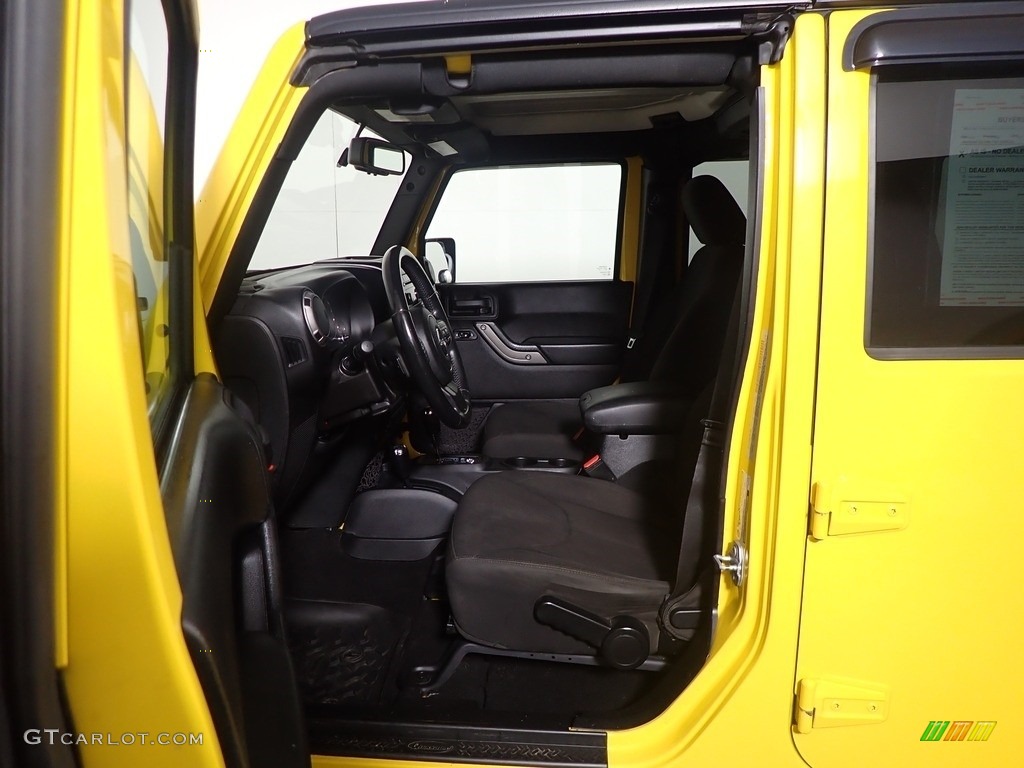 2015 Wrangler Unlimited Sport 4x4 - Baja Yellow / Black photo #22