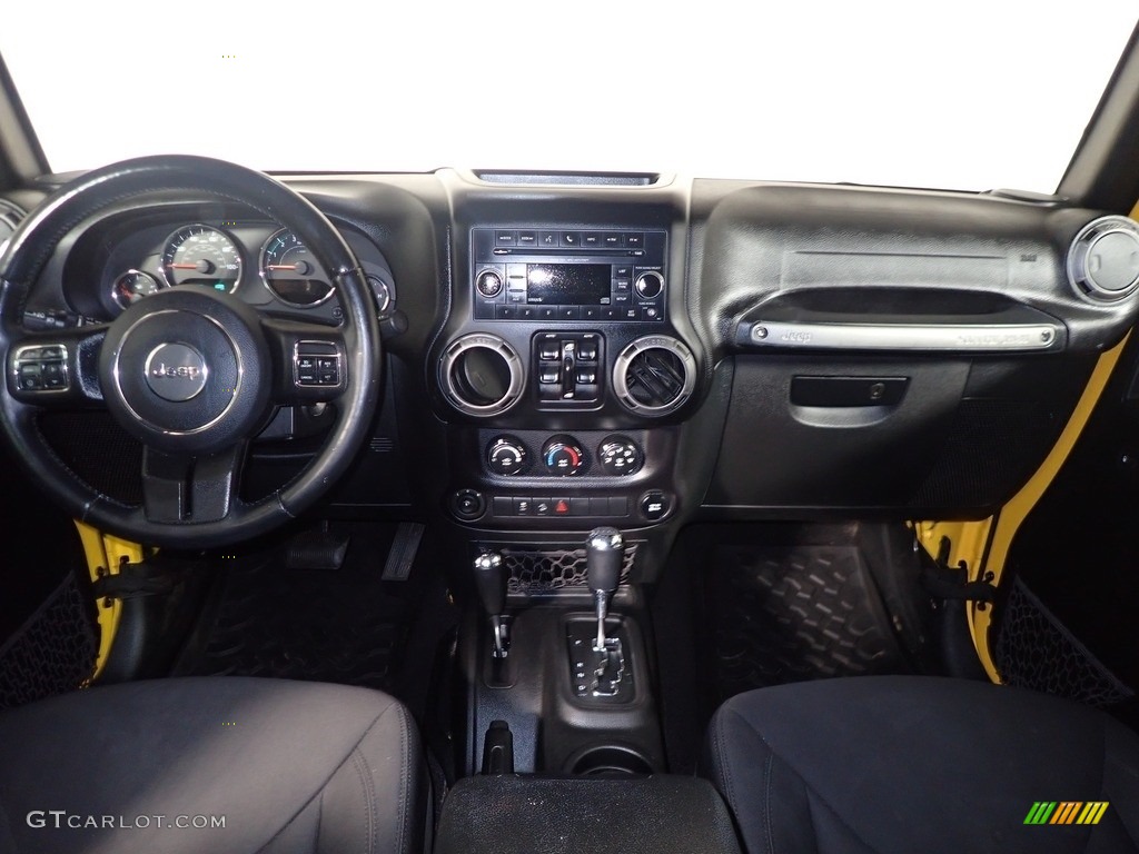 2015 Wrangler Unlimited Sport 4x4 - Baja Yellow / Black photo #25