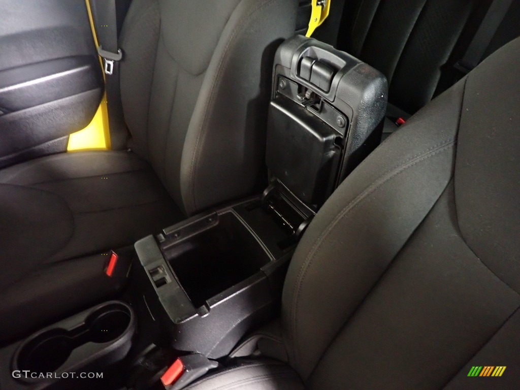 2015 Wrangler Unlimited Sport 4x4 - Baja Yellow / Black photo #31