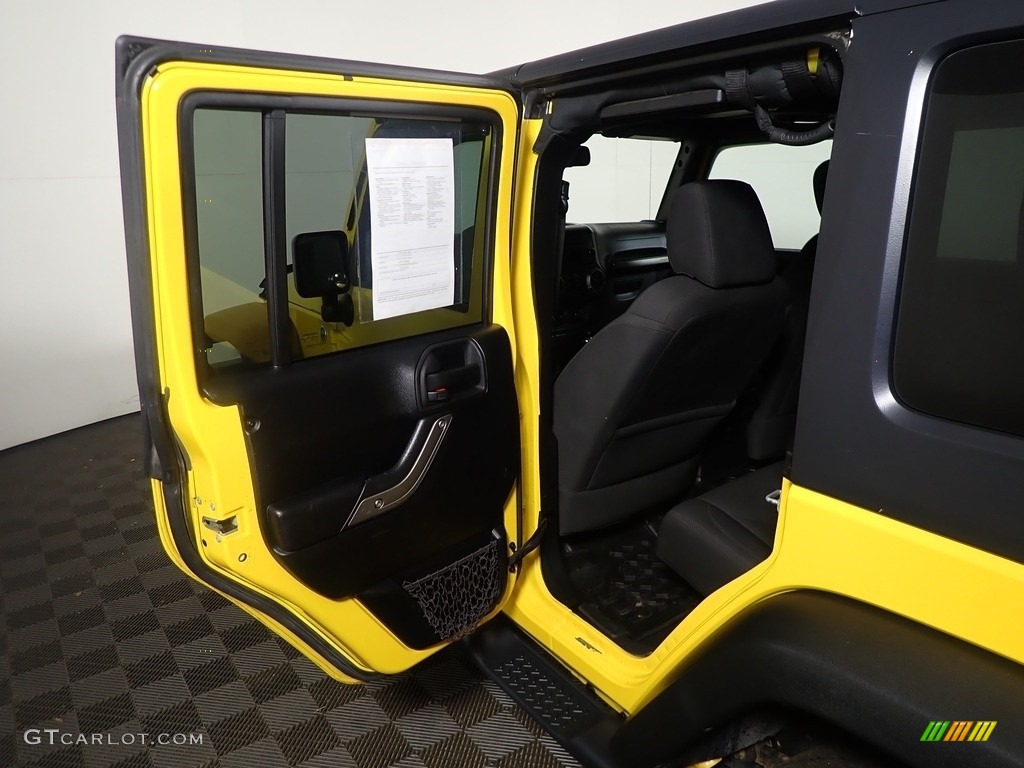 2015 Wrangler Unlimited Sport 4x4 - Baja Yellow / Black photo #32