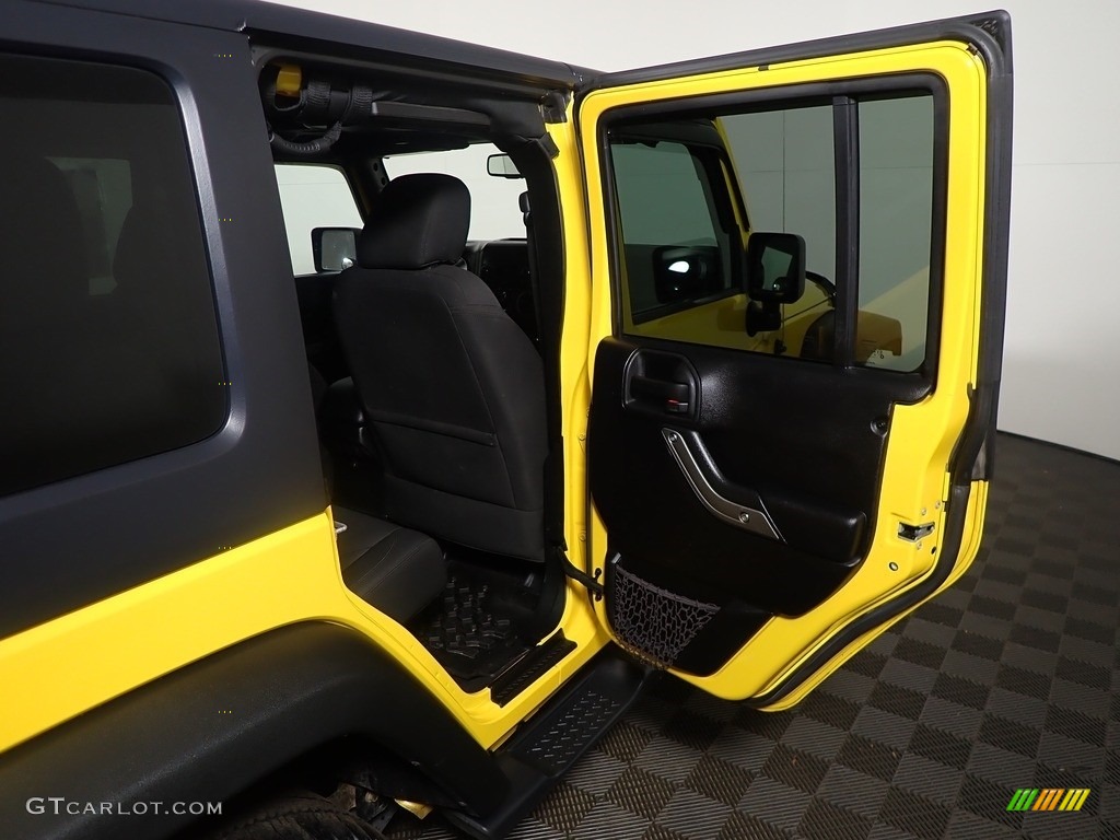 2015 Wrangler Unlimited Sport 4x4 - Baja Yellow / Black photo #34