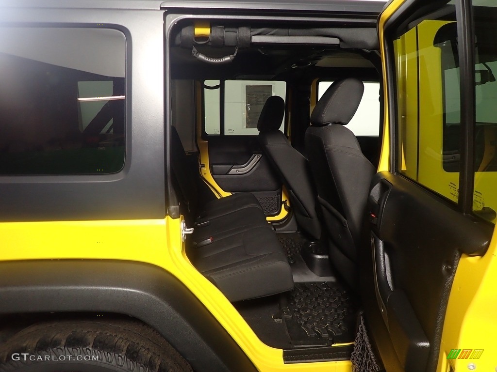 2015 Wrangler Unlimited Sport 4x4 - Baja Yellow / Black photo #35