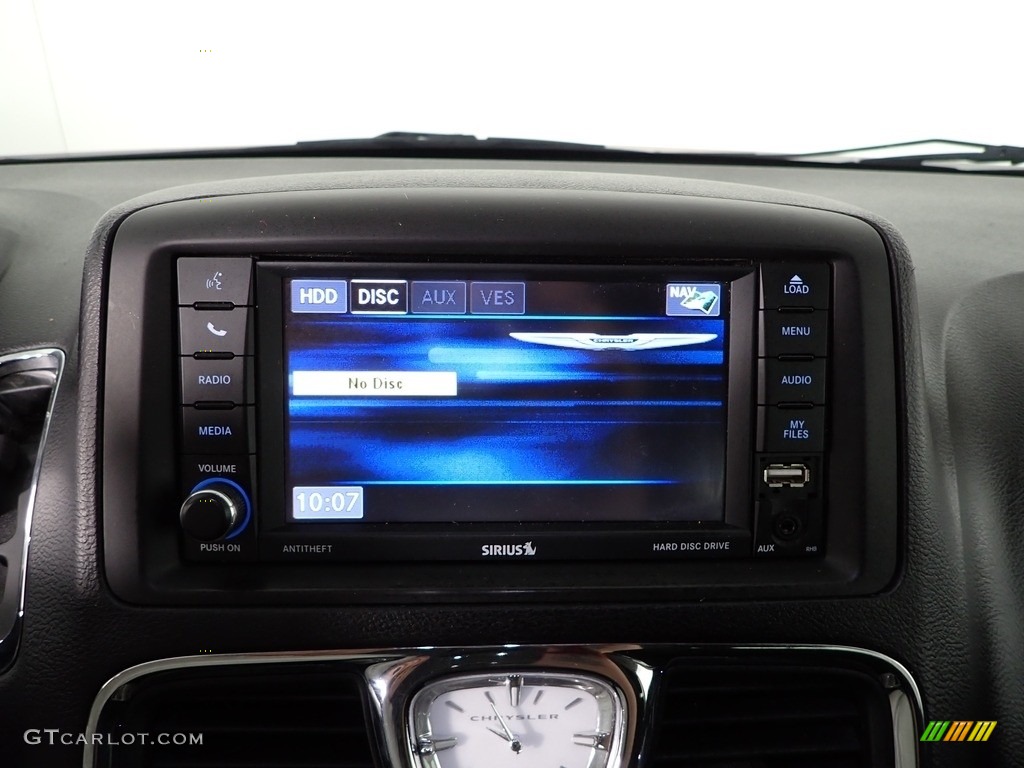 2014 Town & Country Touring - Billet Silver Metallic / Black/Light Graystone photo #2