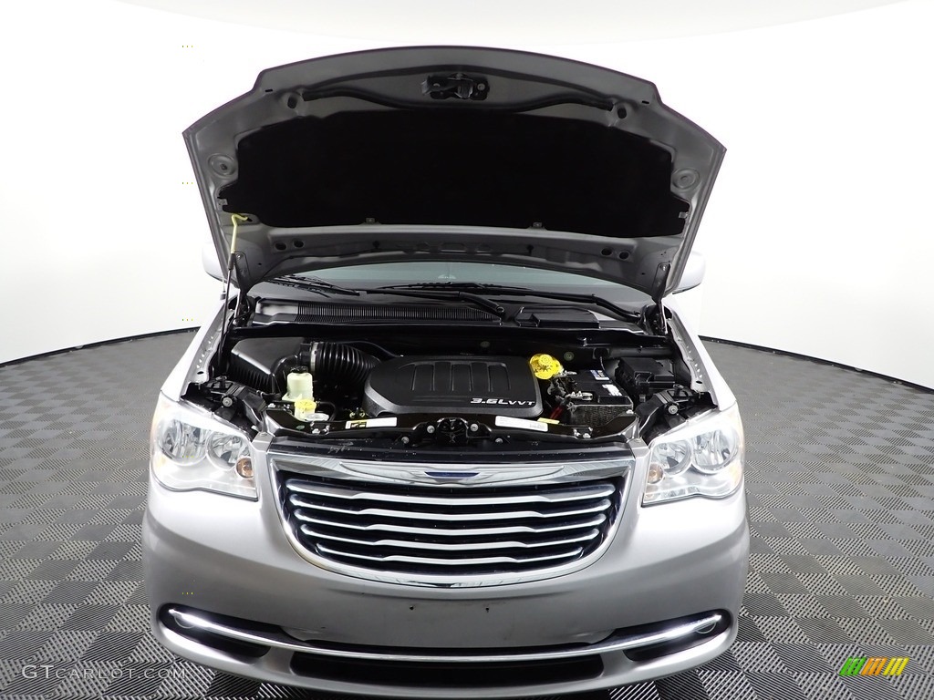 2014 Town & Country Touring - Billet Silver Metallic / Black/Light Graystone photo #8