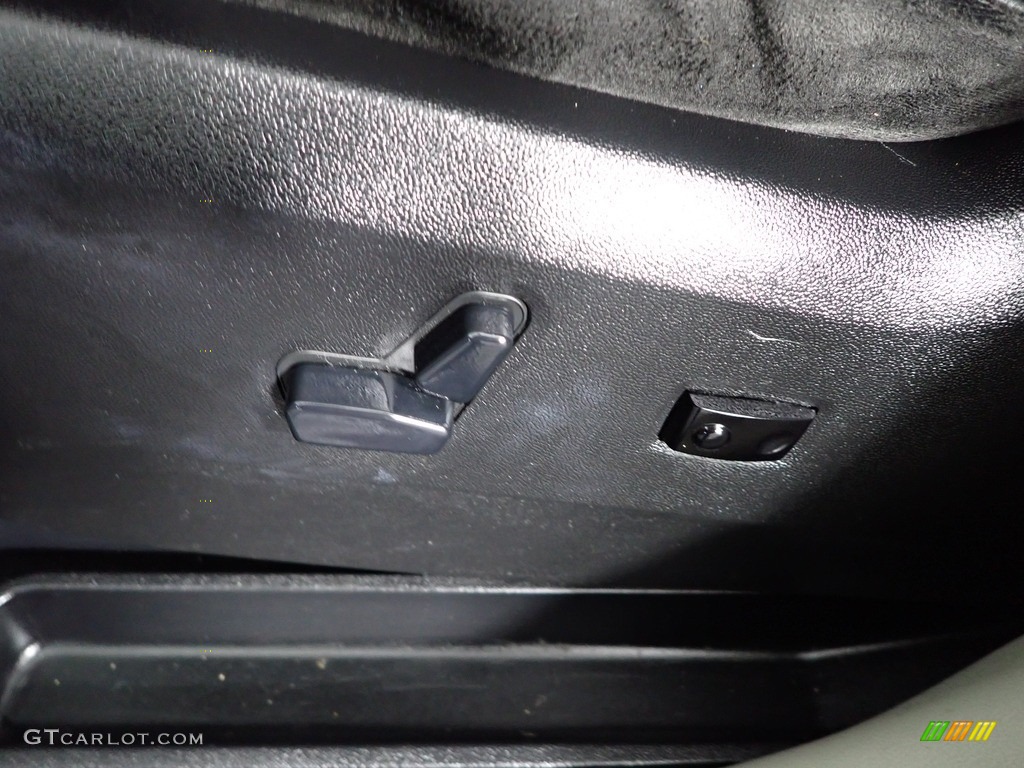 2014 Town & Country Touring - Billet Silver Metallic / Black/Light Graystone photo #20