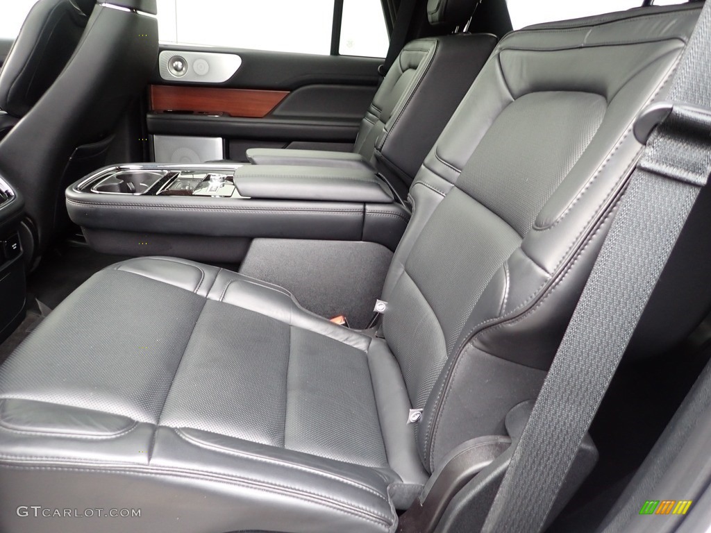 2019 Navigator Reserve 4x4 - White Platinum Metallic Tri-Coat / Ebony photo #17