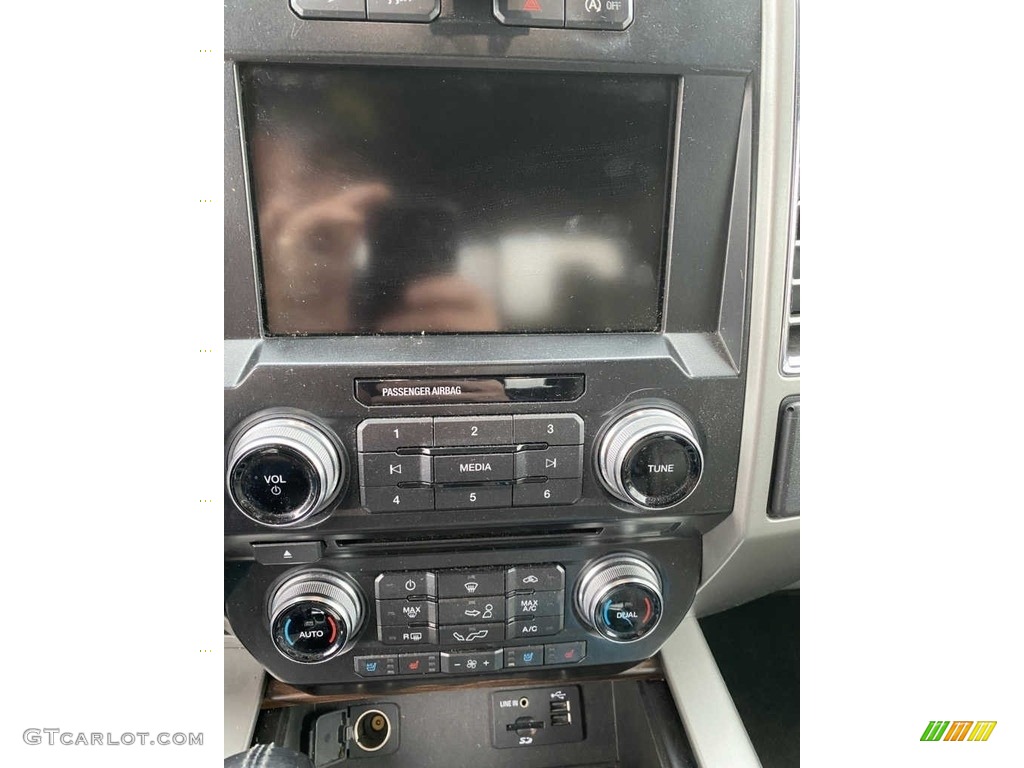2015 F150 Lariat SuperCrew 4x4 - Ingot Silver Metallic / Medium Light Camel photo #15