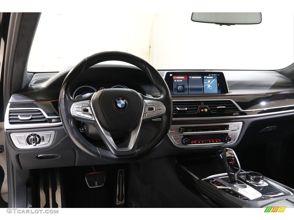 2018 7 Series 750i xDrive Sedan - Black Sapphire Metallic / Black photo #6