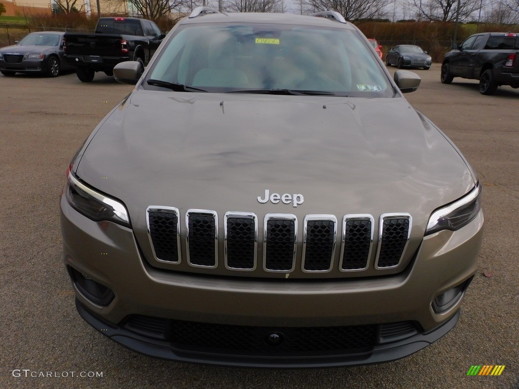 2021 Cherokee Latitude Lux 4x4 - Light Brownstone Pearl / Ski Gray/Black photo #2