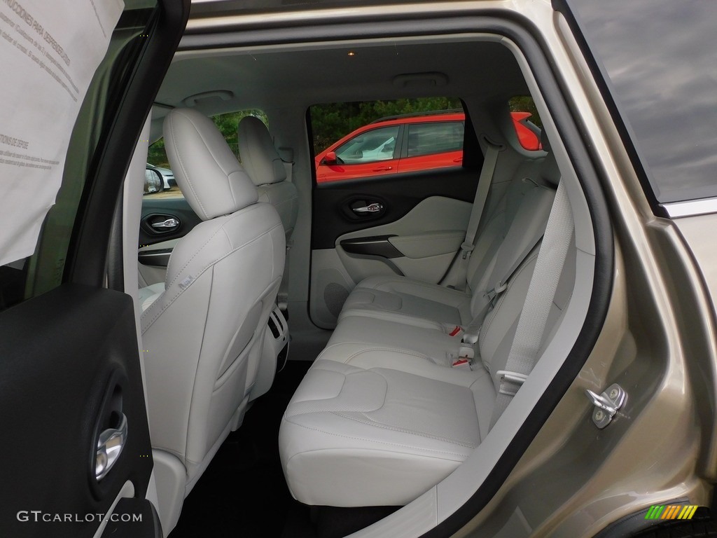 2021 Cherokee Latitude Lux 4x4 - Light Brownstone Pearl / Ski Gray/Black photo #12