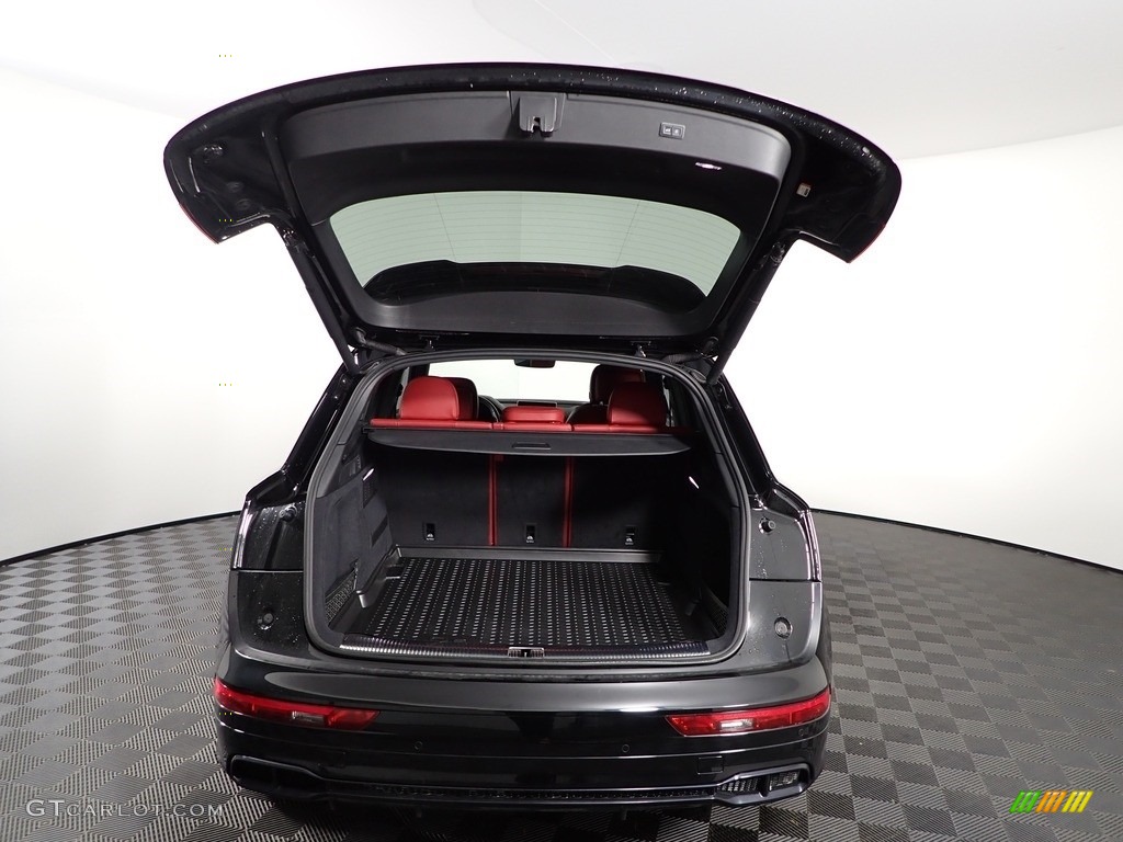2019 Audi SQ5 Premium quattro Trunk Photo #143382844