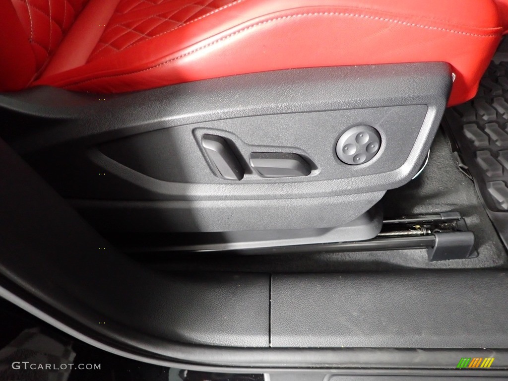2019 Audi SQ5 Premium quattro Front Seat Photo #143383315