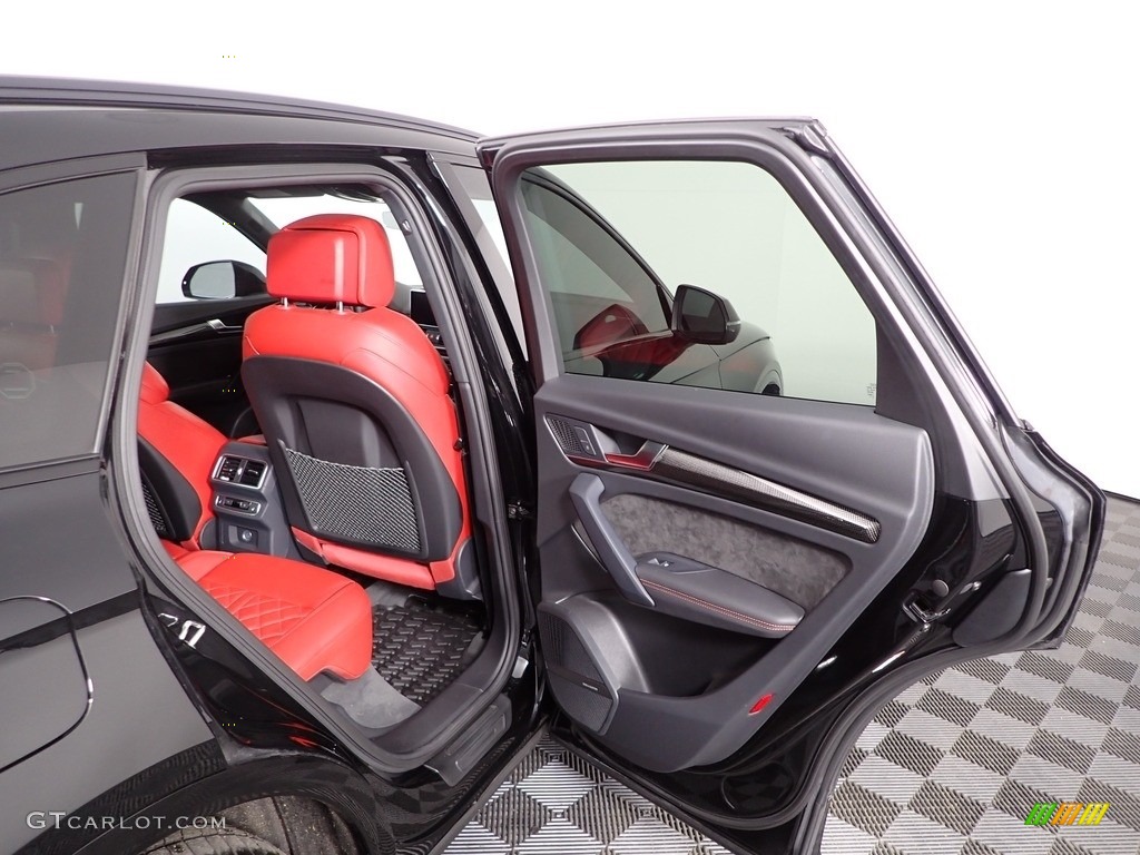 2019 Audi SQ5 Premium quattro Door Panel Photos