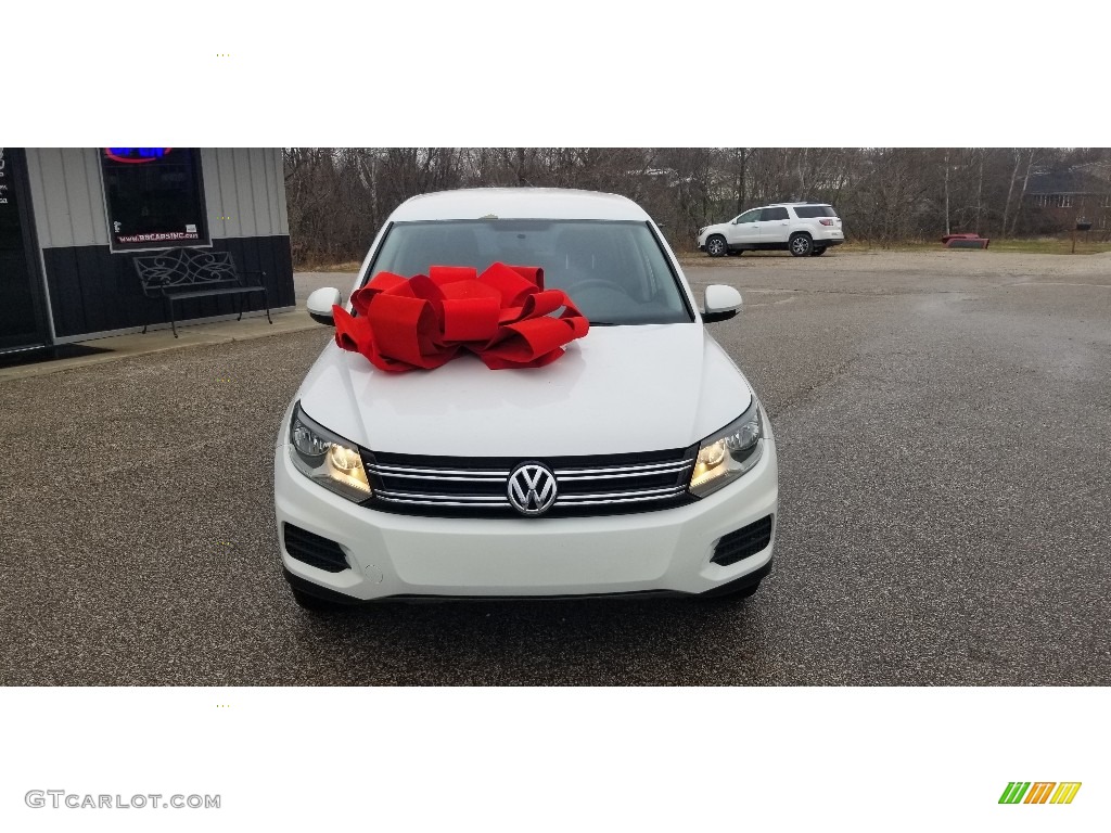 2014 Tiguan S - Candy White / Black photo #2