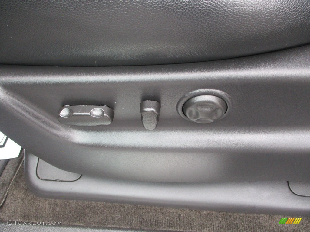 2014 Suburban LTZ 4x4 - Black / Ebony photo #12