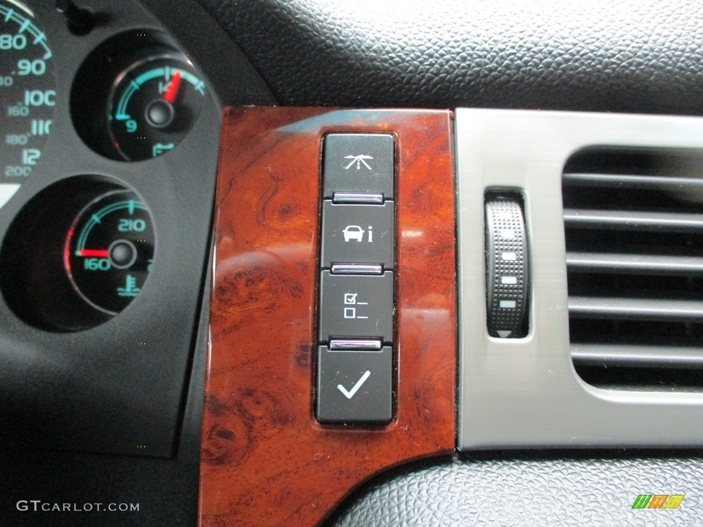 2014 Suburban LTZ 4x4 - Black / Ebony photo #21