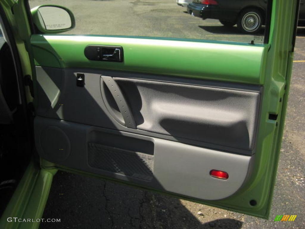 2005 New Beetle GLS TDI Coupe - Cyber Green Metallic / Black photo #18