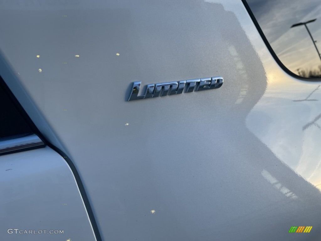 2022 4Runner Limited 4x4 - White / Redwood photo #13