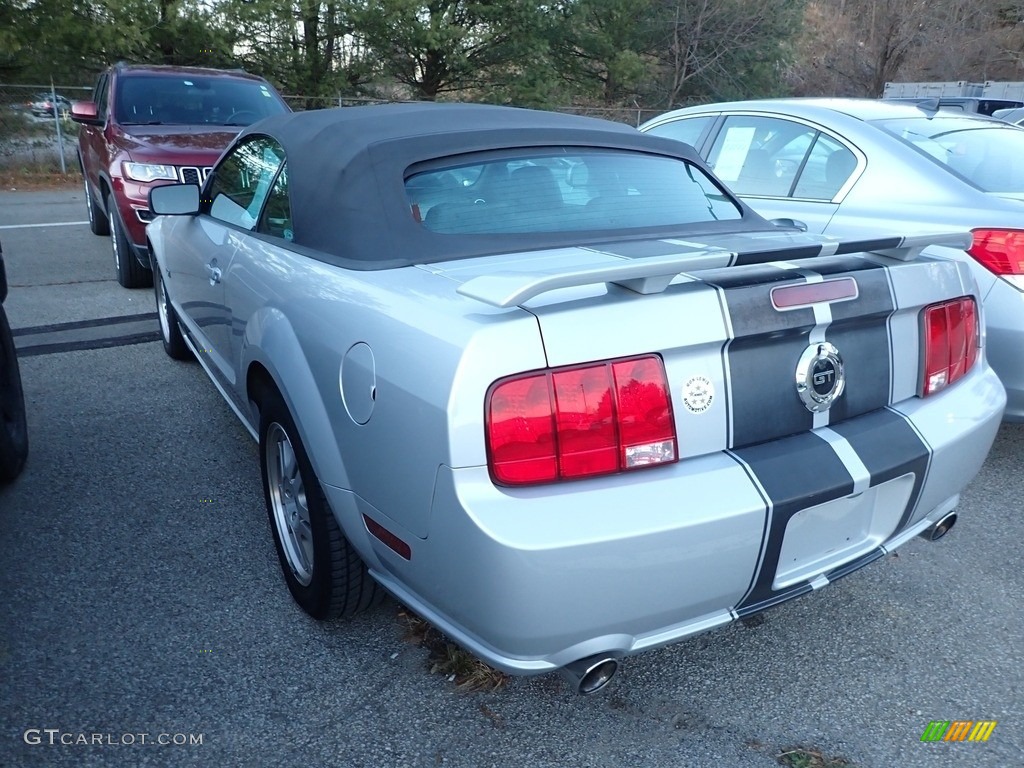 2005 Mustang GT Premium Convertible - Satin Silver Metallic / Dark Charcoal photo #3