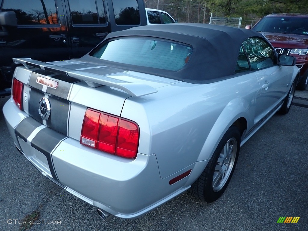 2005 Mustang GT Premium Convertible - Satin Silver Metallic / Dark Charcoal photo #4