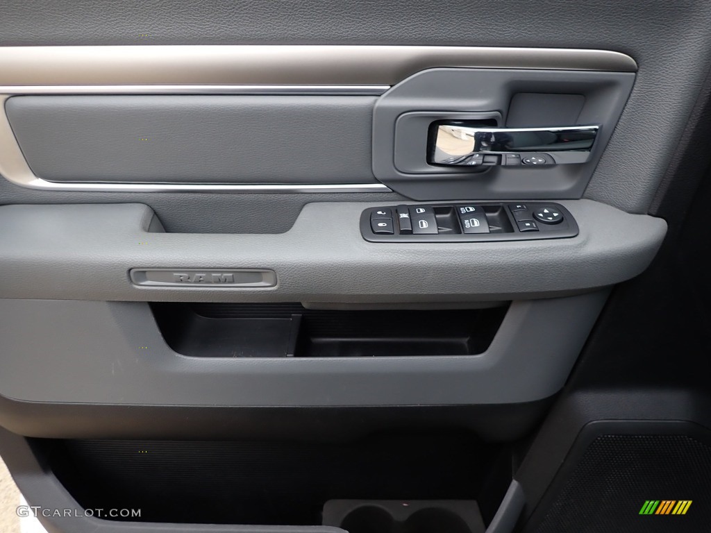 2015 Ram 2500 SLT Crew Cab 4x4 Black/Diesel Gray Door Panel Photo #143389544