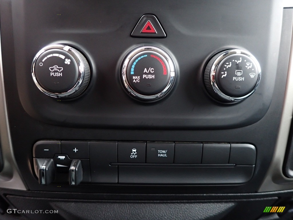 2015 Ram 2500 SLT Crew Cab 4x4 Controls Photo #143389619