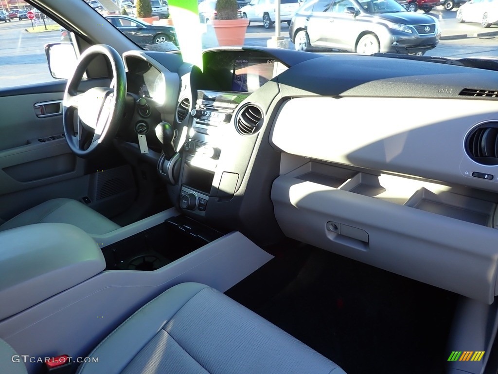 2015 Pilot SE 4WD - Modern Steel Metallic / Gray photo #13