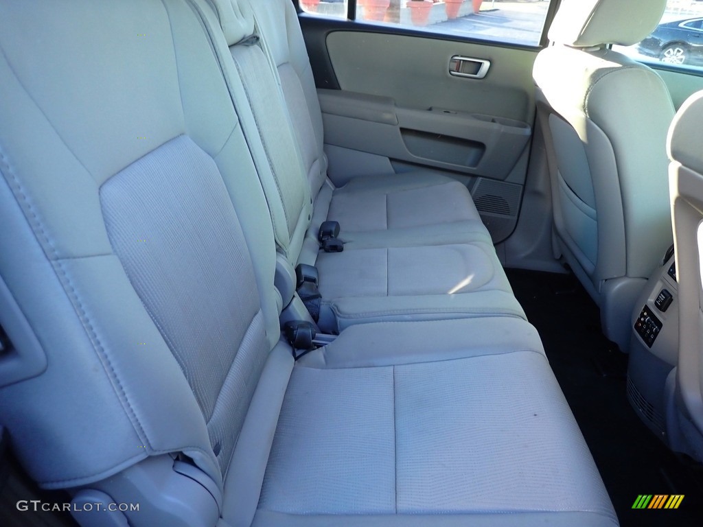 2015 Pilot SE 4WD - Modern Steel Metallic / Gray photo #15