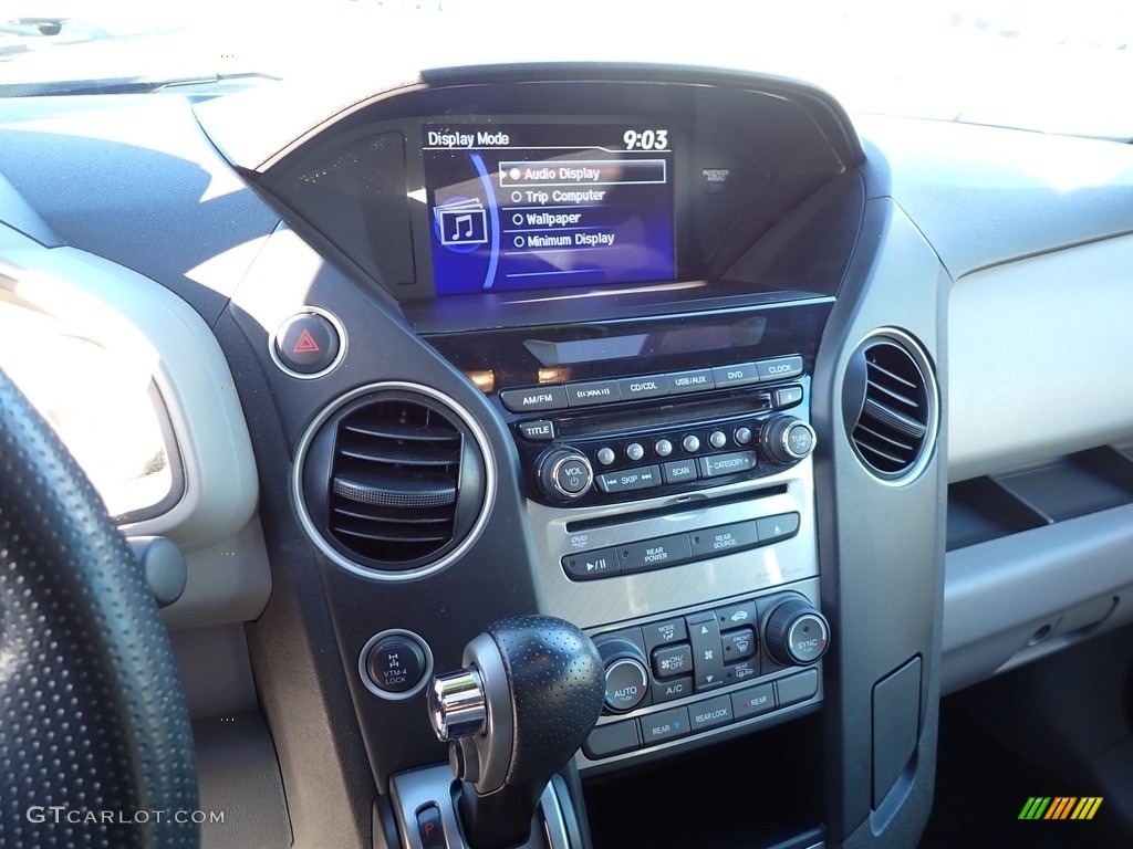 2015 Honda Pilot SE 4WD Controls Photo #143394353