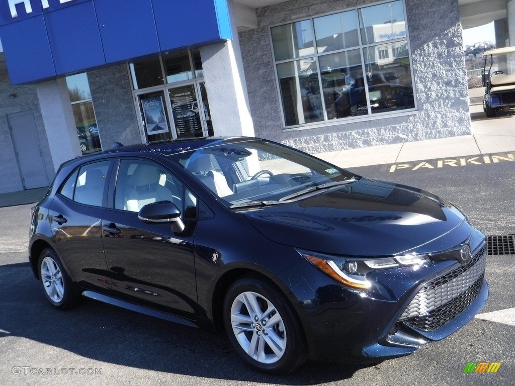 2019 Corolla Hatchback SE - Blue Flame / Moonstone photo #1