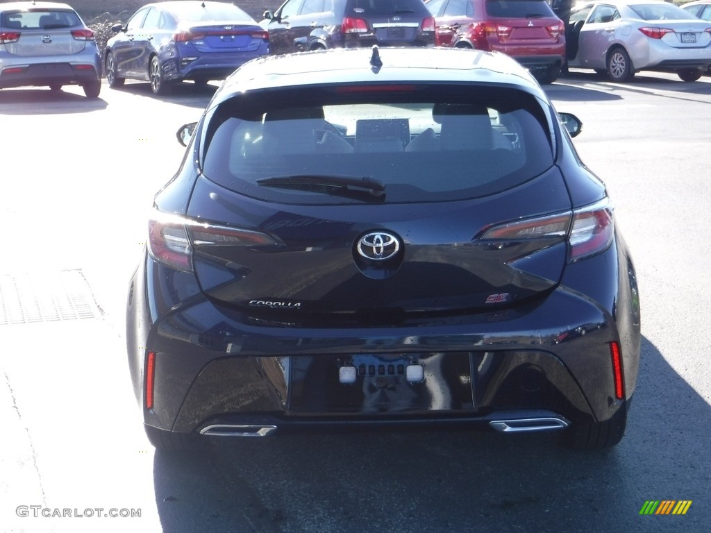 2019 Corolla Hatchback SE - Blue Flame / Moonstone photo #8