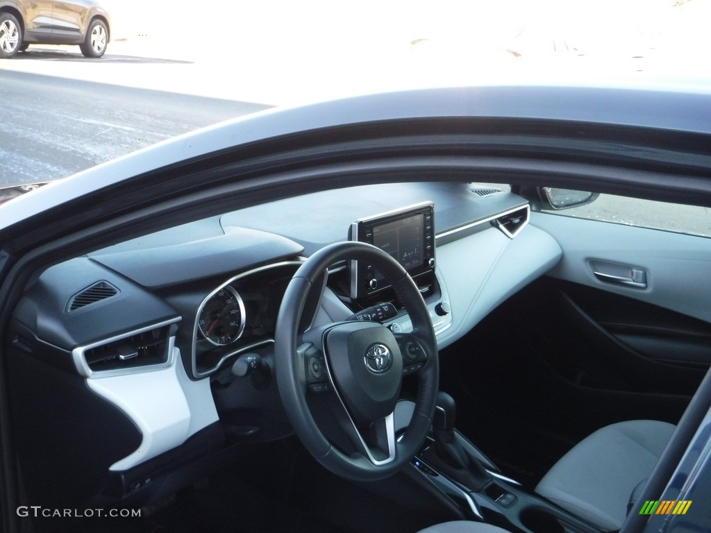 2019 Corolla Hatchback SE - Blue Flame / Moonstone photo #11