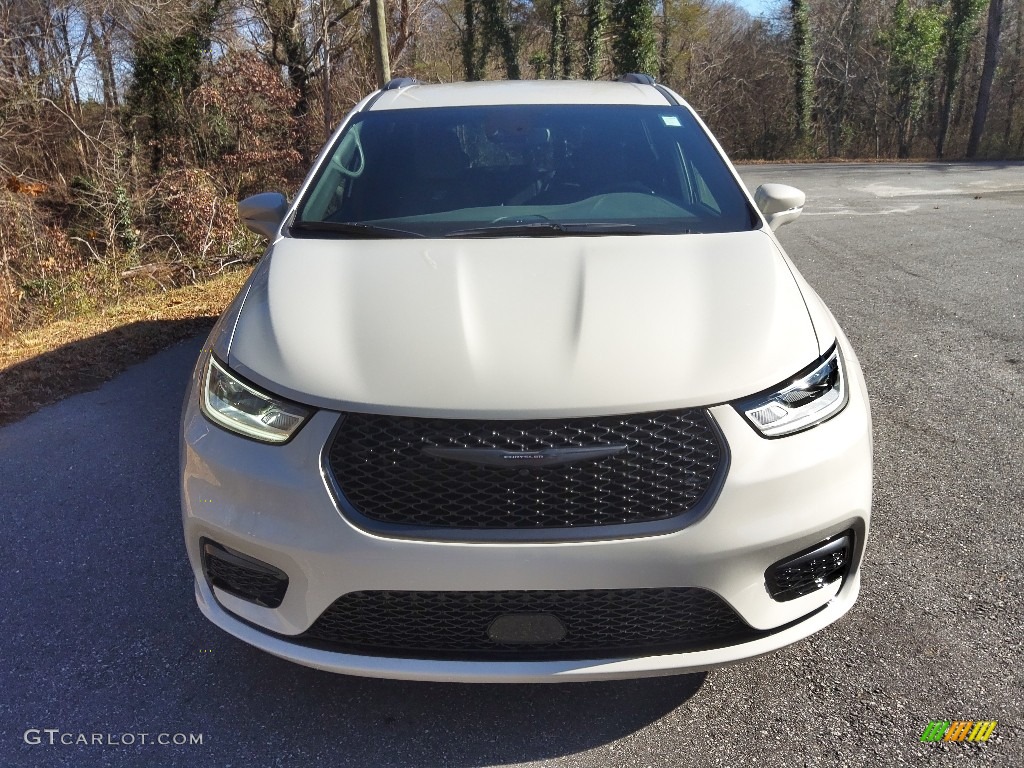 2021 Pacifica Touring L - Luxury White Pearl / Black photo #3