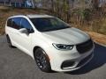 2021 Luxury White Pearl Chrysler Pacifica Touring L  photo #4