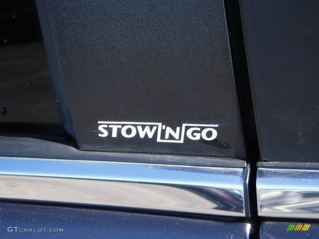 2013 Town & Country Limited - Maximum Steel Metallic / Black/Light Graystone photo #3