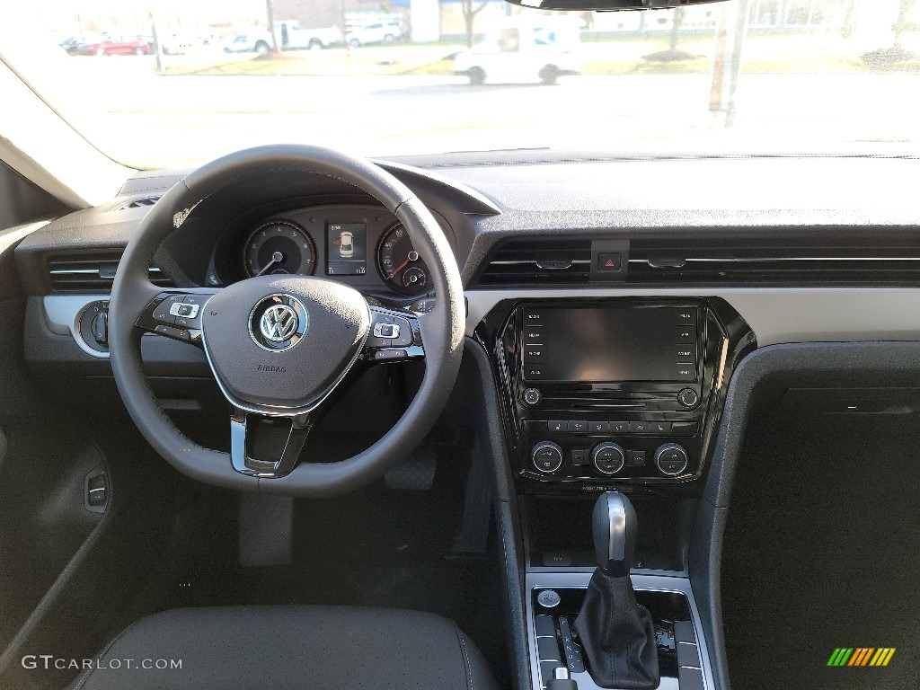 2022 Volkswagen Passat SE Dashboard Photos