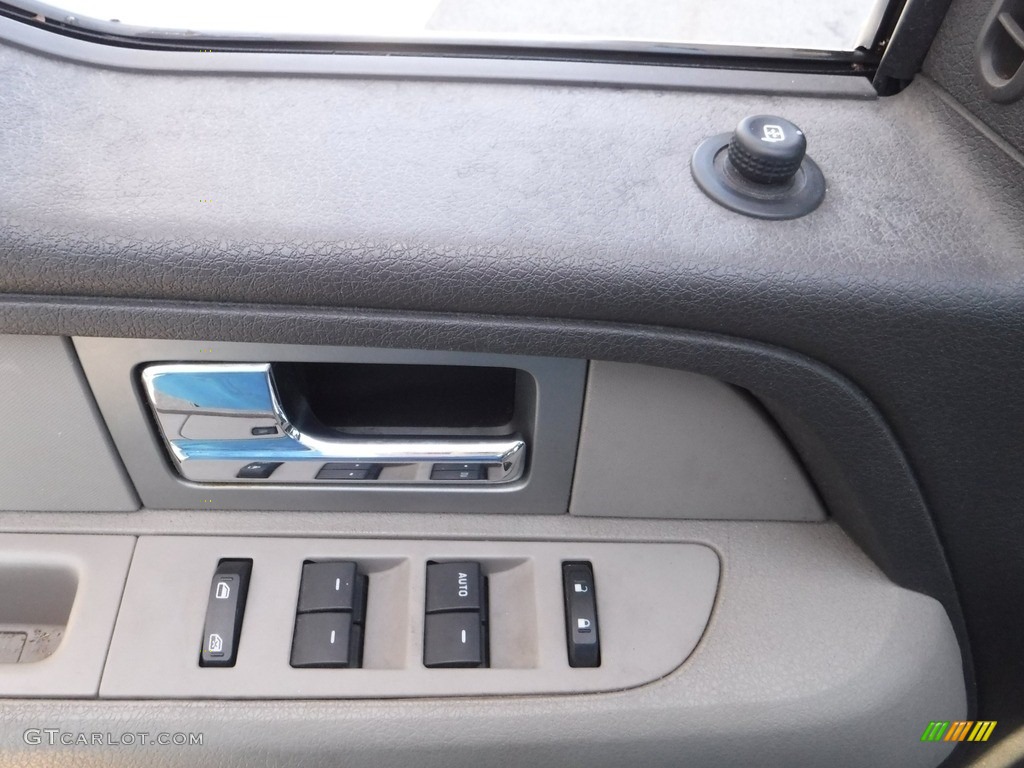 2010 F150 XLT SuperCab 4x4 - Dark Blue Pearl Metallic / Medium Stone photo #17