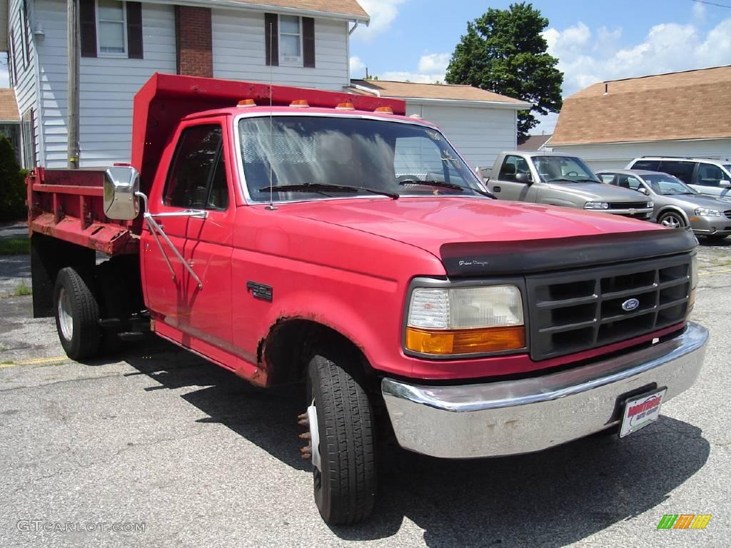 1995 F350 XL Regular Cab Chassis Dump Truck - Ultra Red / Red photo #7