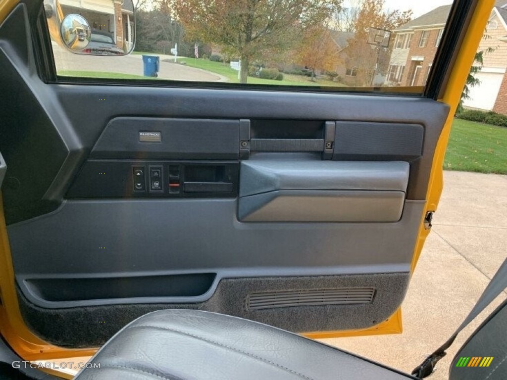 1989 Chevrolet C/K K1500 Silverado Regular Cab 4x4 Gray Door Panel Photo #143402452